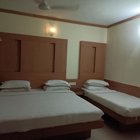 Hotel A P Coimbatore Bagian luar foto
