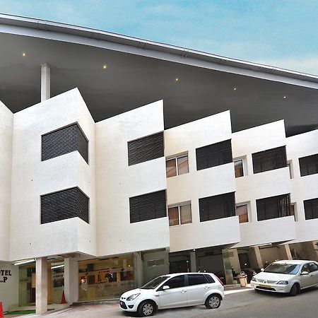 Hotel A P Coimbatore Bagian luar foto