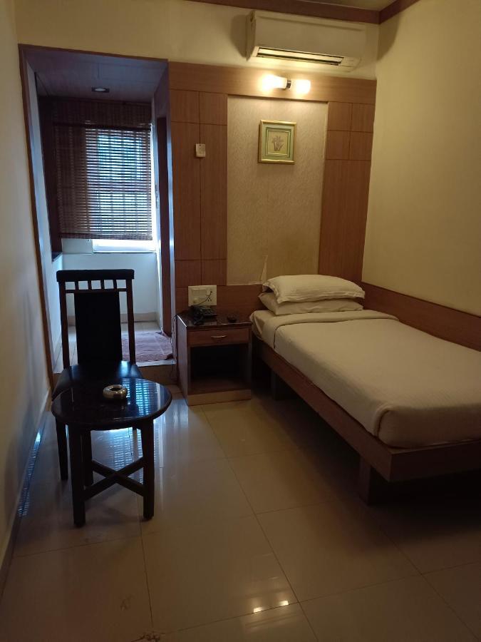Hotel A P Coimbatore Bagian luar foto