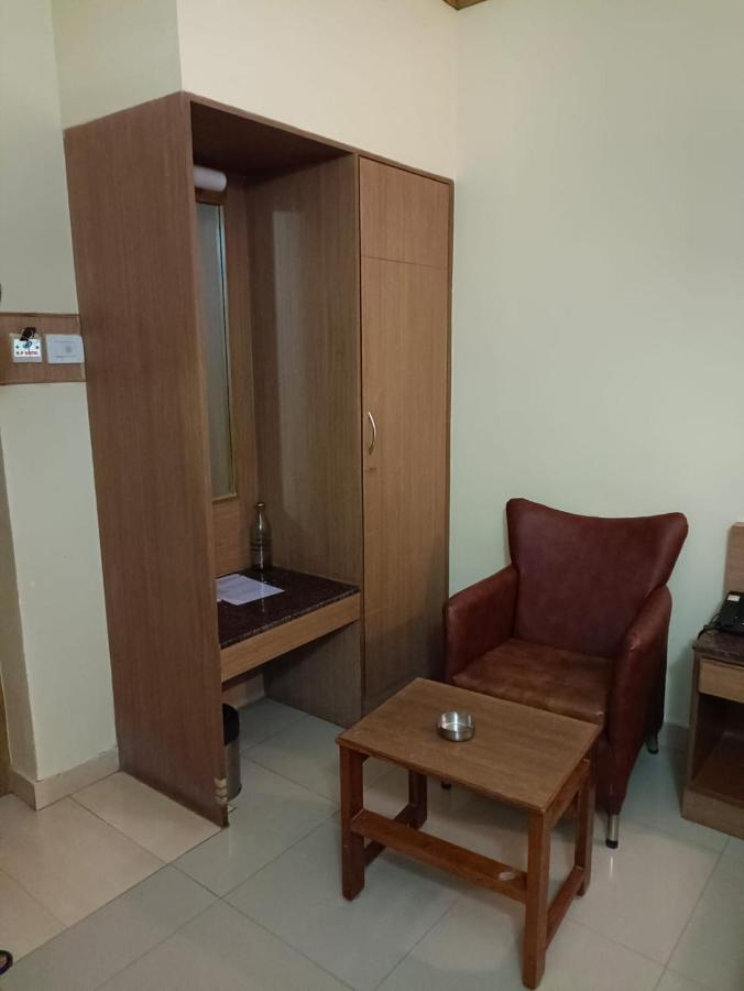 Hotel A P Coimbatore Bagian luar foto