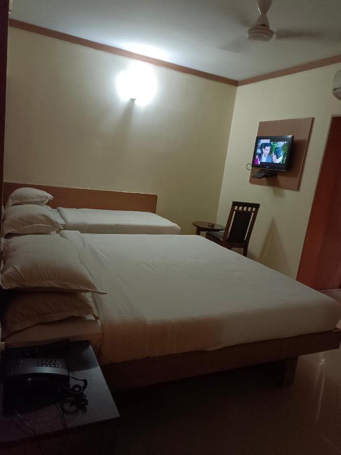 Hotel A P Coimbatore Bagian luar foto