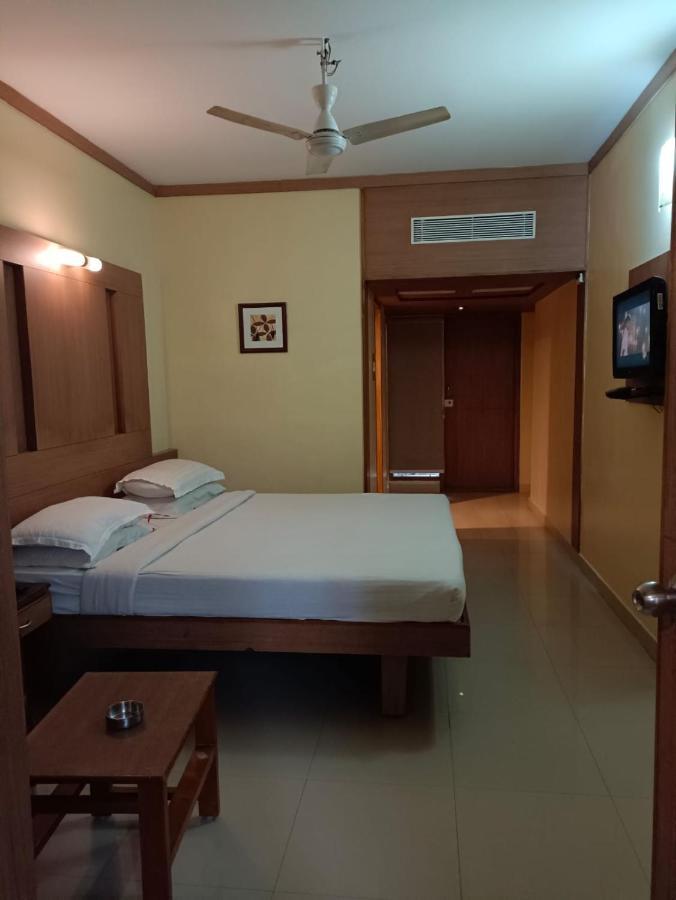 Hotel A P Coimbatore Bagian luar foto