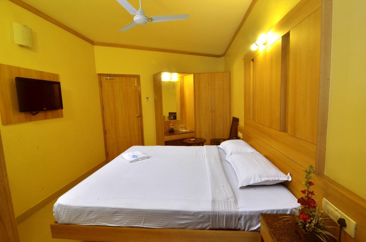 Hotel A P Coimbatore Bagian luar foto
